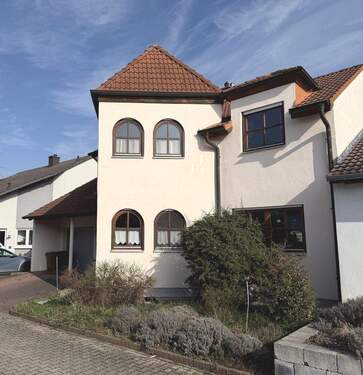 Straßenansicht - 5 Zimmer Einfamilienhaus in Worms / Weinsheim