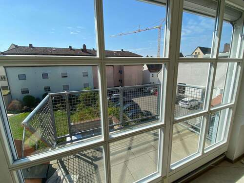 großzügige Verglasung - 3 Zimmer Etagenwohnung in Forchheim