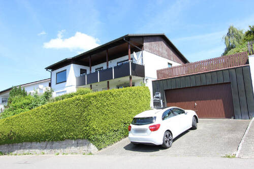 Bild1 - Großes Einfamilienhaus mit Einliegerwohnung und tollem Grundstück
