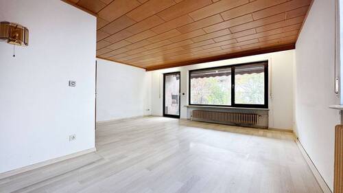 Wohnzimmer- - 5 Zimmer Einfamilienhaus in Neumarkt in der Oberpfalz