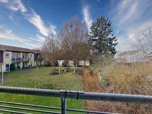 Blick zur Gartenanlage - 