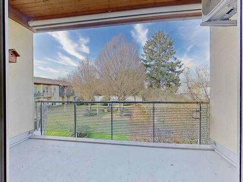 einer von zwei Balkonen - 