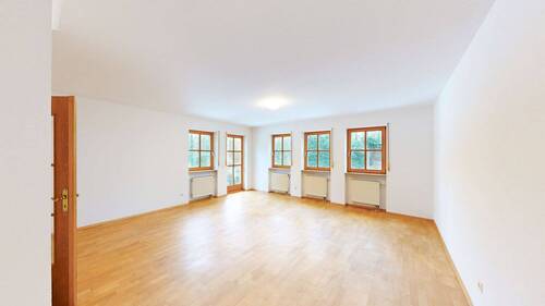 Wohnzimmer mit Zugang in den Garten EG - Einfamilienhaus mit 266,00 m&sup2; in Kitzingen zum Kaufen