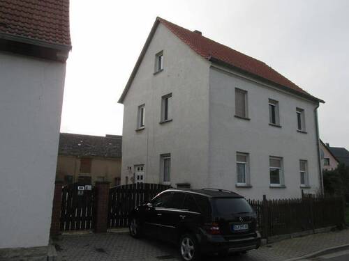 Vorderansicht - Einfamilienhaus mit Nebengelass in Elsteraue