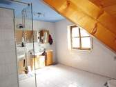 Badezimmer im Obergeschoss - 