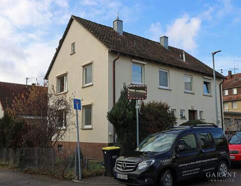 Eingangsseite - * Platz für vier Personen * Schöner Garten * Ruhige Lage *