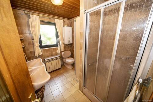 Badezimmer Erdgeschoss (LH) - 