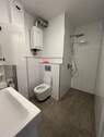 WC und Bad mit Dusche unten - 