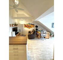 Liebevoll möblierte 2-Zimmerwohnung mit Balkon - bezugsfrei, ruhig & mitten in Fürth