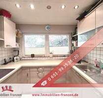 Riveris: raus aus der Miete, ab ins eigene Haus mit gut vermietetem Einlieger-Apartment, Garten & Doppelgarage!