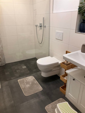 EG Bad mit ebenerdiger Dusche - 