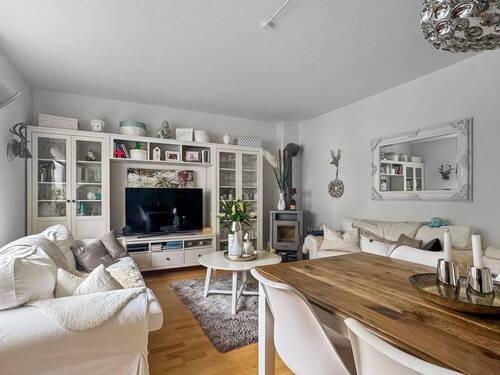 Wohnzimmer - Etagenwohnung mit 74,00 m&sup2; in Hannover zum Kaufen