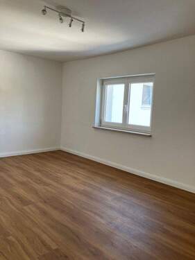 Großes Schlafzimmer gr Whg - 