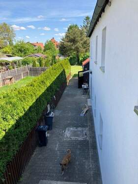 Blick vom Balkon zum Garten - 