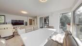 Wohnzimmer - Mehr Platz für mehr Leben - neuwertige 5-Zimmer-Wohnung mit Balkon & Doppelgarage