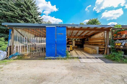 überdachtes Lager - 