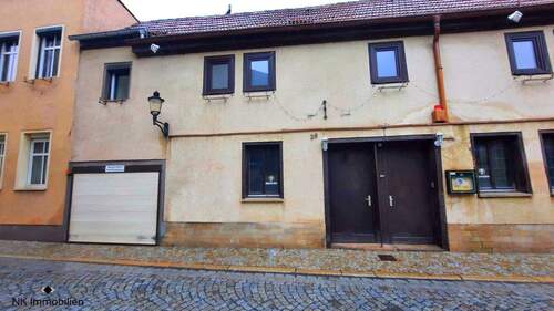 Wohn- und Geschäftsgebäude - Mehrfamilienhaus, Wohnhaus mit 220,00 m&sup2; in Naumburg zum Kaufen