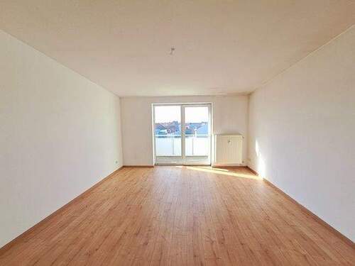 Wohnzimmer - 2 Zimmer Etagenwohnung in Brandenburg an der Havel