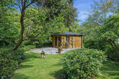 SOMMERLICHER GARTEN MIT 2. TERRASSE - 