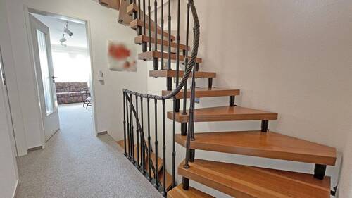 OG Flur und Treppe ins DG - 