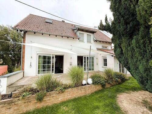 Ansicht und Terrasse - Historisch - Modernes Familiendomizil