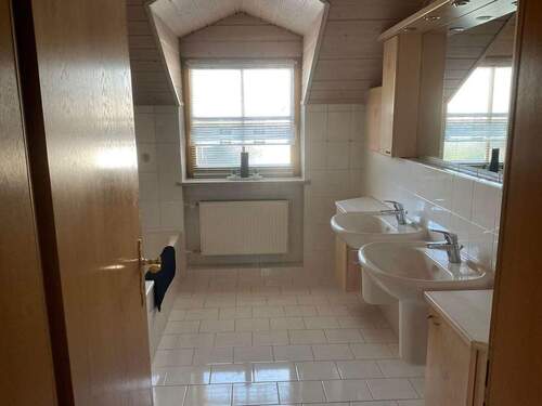 Badezimmer 1. OG - 