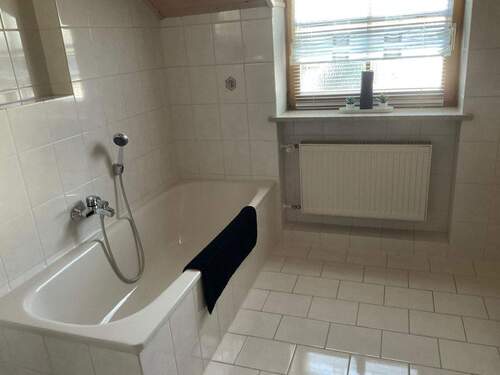 Badezimmer 1. OG - 