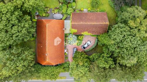 Außenansicht Drohne 9 - 5 Zimmer Bauernhaus, Landhaus in Jade