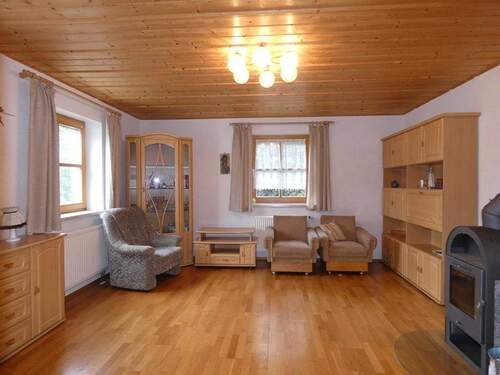 Wohnzimmer - Einfamilienhaus mit 86,00 m&sup2; in Wiesau zum Kaufen