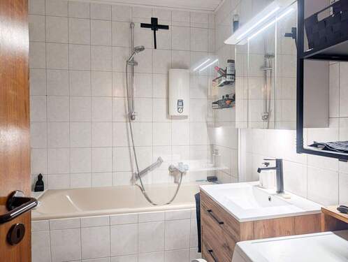 Bad - 2 Zimmer Etagenwohnung in Voerde