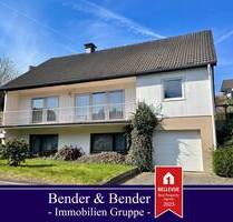 Platzwunder: Einfamilienhaus mit großem Grundstück und integrierter Garage! - Gummersbach Derschlag