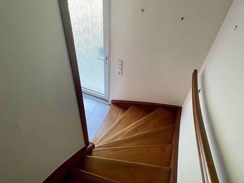 Treppe vom DG zur Haustür - 