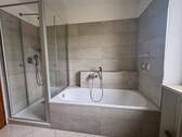 ...mit Wanne und Dusche - 
