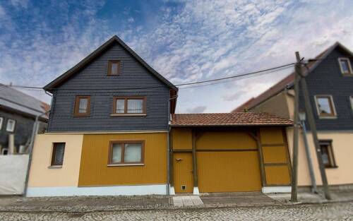 Straßenansicht - Charmantes Einfamilienhaus mit Innenhof, Scheune & viel Potenzial!