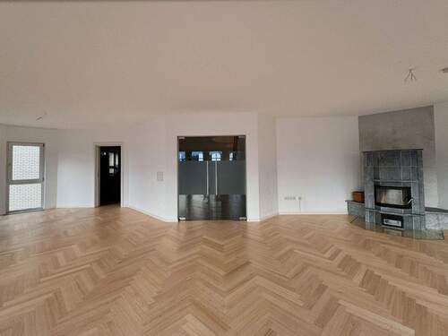 Wohnzimmer - Einfamilienhaus mit 315,00 m&sup2; in Neckarzimmern zur Miete