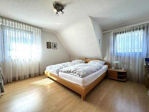 Schlafen - Mehrfamilienhaus, Wohnhaus mit 220,00 m&sup2; in Bempflingen zum Kaufen