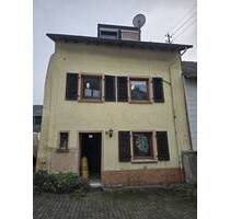 Kernsanierungsbedürftiges Haus mit viel Potenzial - Föhren