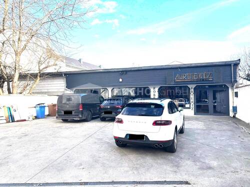 Außenansicht - *Verkaufshalle mit vielseitigen Nutzungsmöglichkeiten und großzügigem Parkplatzangebot*