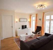 PREISANPASSUNG 61 M² - 1,5 Zi: Altbau mit Balkon und Lift in Mitte - Berlin