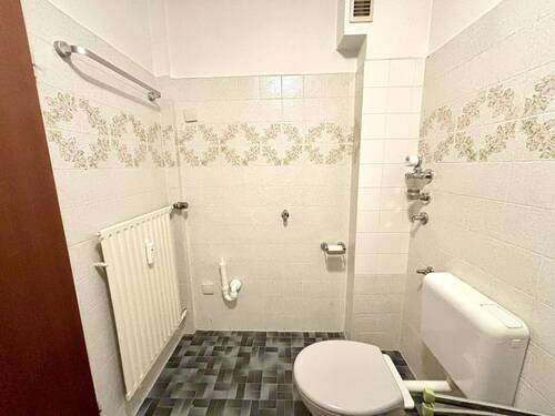 Bad mit Waschmaschinanplatz - 