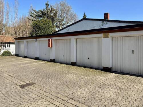 Garagen - 2 Zimmer Etagenwohnung zum Kaufen in Langenhagen