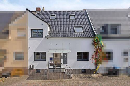 Straßenansicht - 7 Zimmer Reihenmittelhaus in Hürth