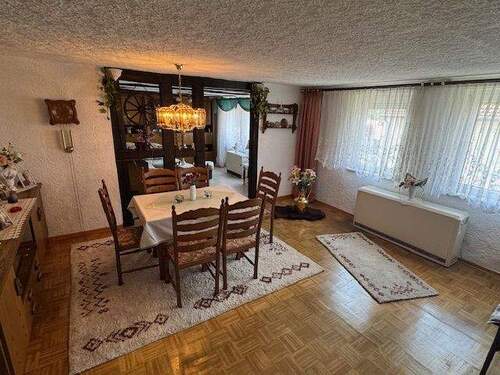 Wohn-/Esszimmer - 