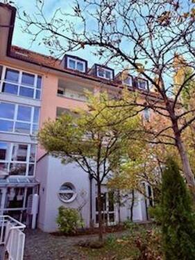 Hausansicht - 2 Zimmer Etagenwohnung in München