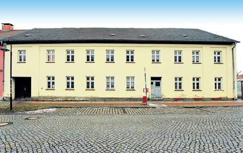 Objekt - 1 Zimmer Mehrfamilienhaus, Wohnhaus in Angermünde