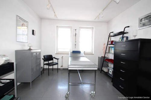 Behandlung/Büro - 