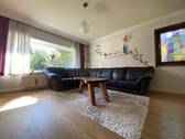 Schönes Wohnzimmer - Einfamilienhaus mit 100,00 m² in Norderstedt zum Kaufen