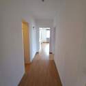 Flur mit Blick ins Wohnzimmer - 