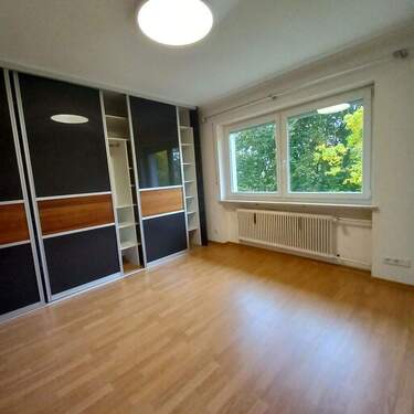 Schlafzimmer mit Einbauschrank - 