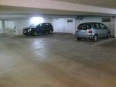 grosszügige Tiefgarage - 